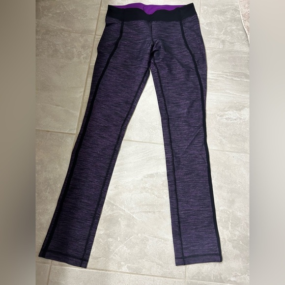 Lululemon yoga purple leggings low rise leggings - Picture 5 of 6